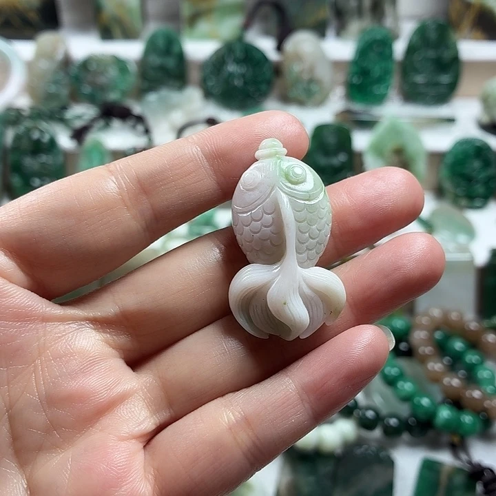 独山玉未镶嵌吊坠