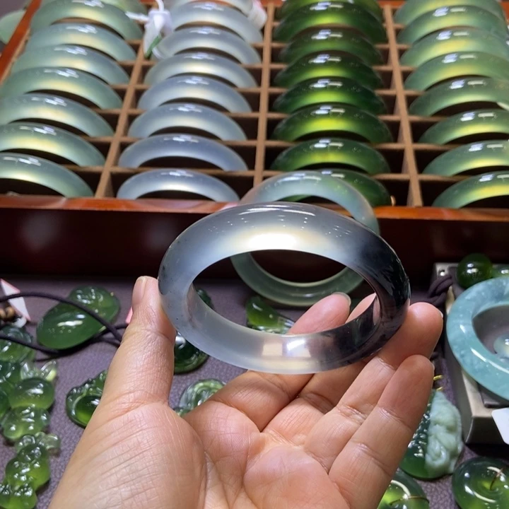 蛇纹石玉未镶嵌手镯58