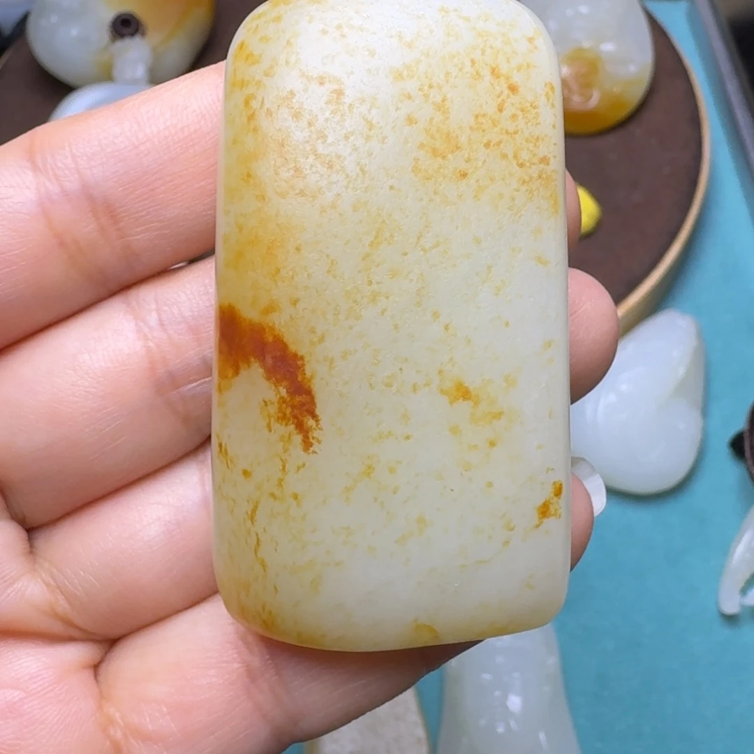 明***了和田玉未镶嵌颈饰