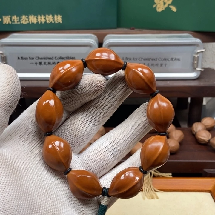 W***R手串橄榄核1828三花