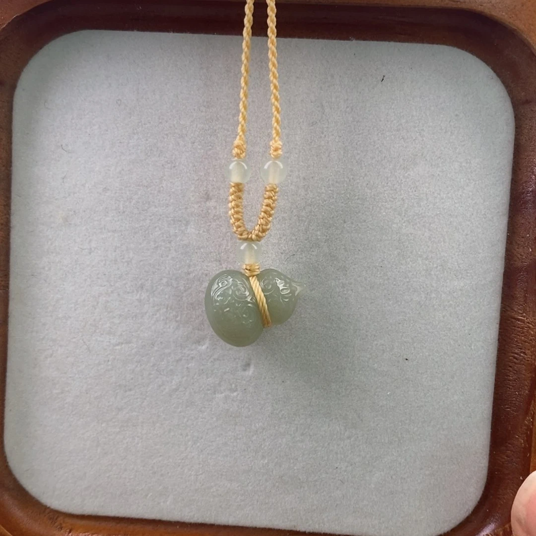 和田玉未镶嵌颈饰蓝*