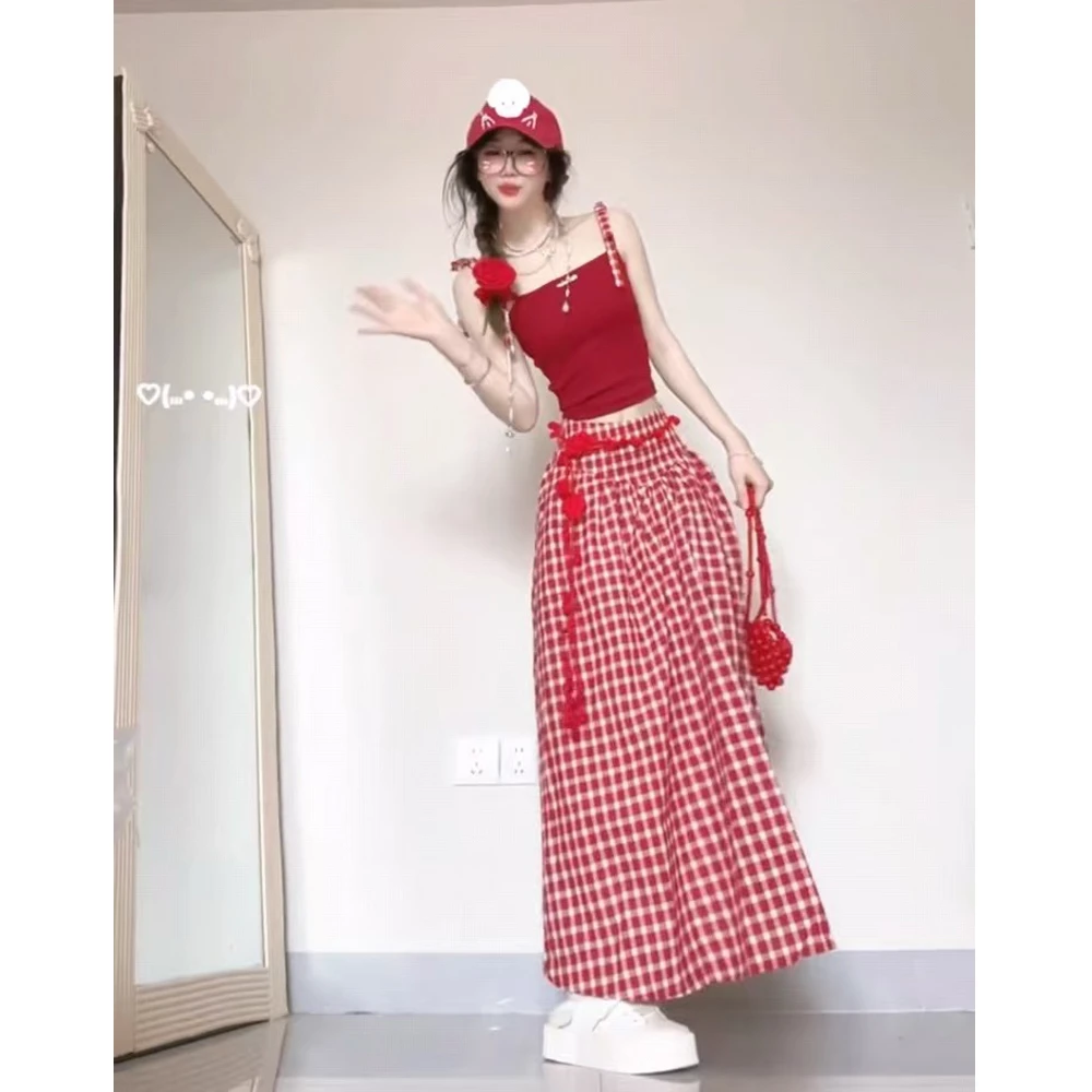 夏装一整套盐系轻熟穿搭性感红色系带背心吊带拼接格子半身裙套装