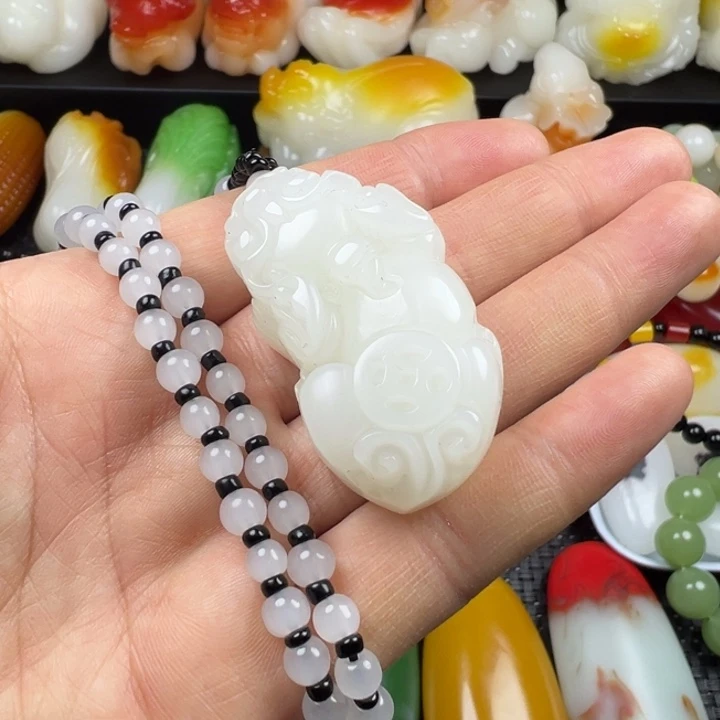 新疆戈壁五彩石金丝