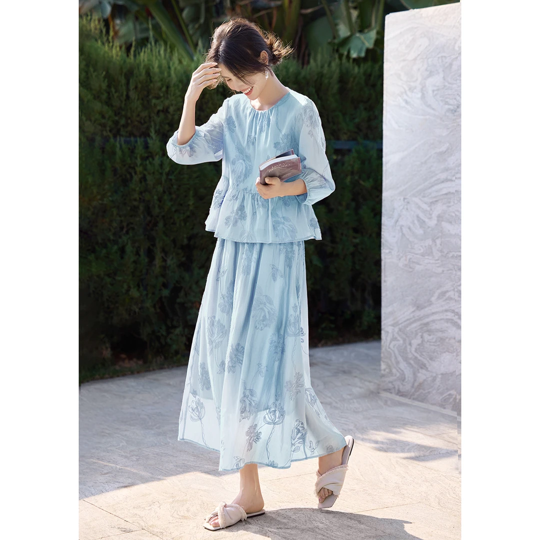 XWI/欣未飘逸温柔精致刺绣套装2025秋季新款气质优雅刺绣半裙8590