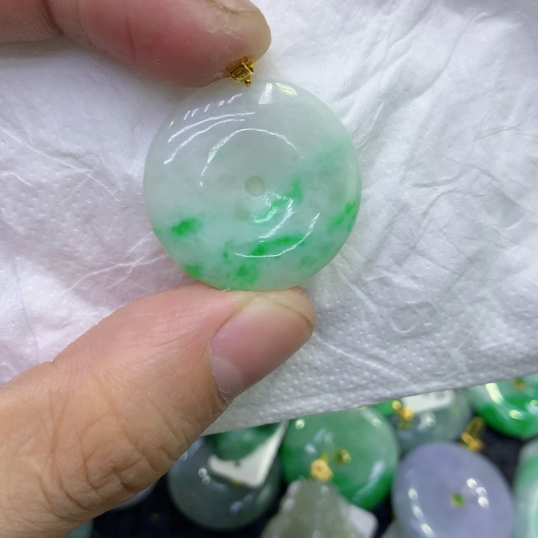 颈饰18K金镶嵌翡翠