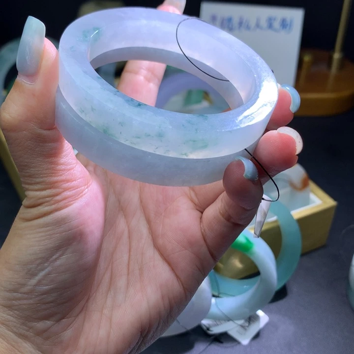 未镶嵌翡翠手镯定制翡翠
