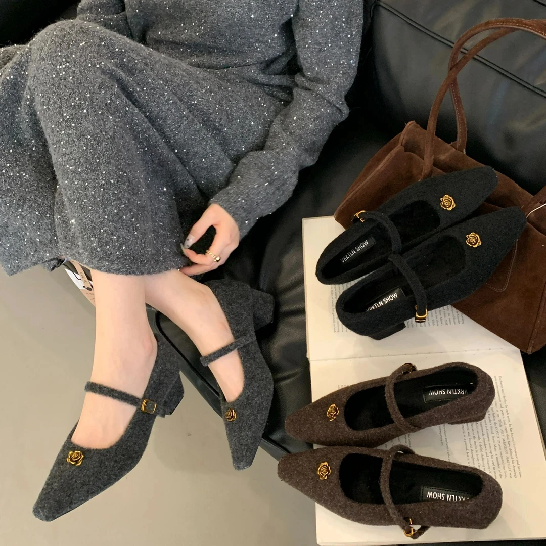 法式小香风秋冬加绒尖头山茶花法式复古玛丽珍毛毛粗跟高跟鞋单鞋