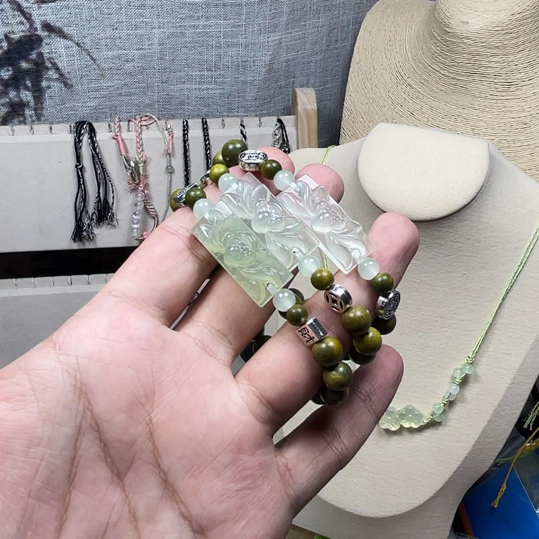 蛇纹石玉合金颈饰