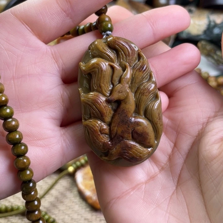 四***春岫岩河磨玉（透闪石质玉）未镶嵌挂件