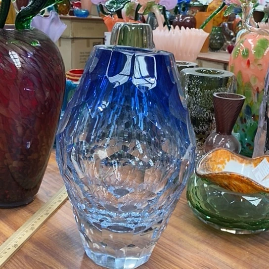 琉璃花瓶高32厘米口径6厘米