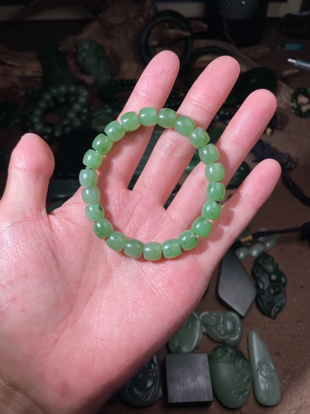 和田玉乌兰海苹果绿手串