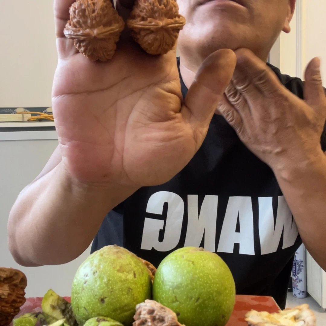 深***晨文玩核桃吊坠白狮子38