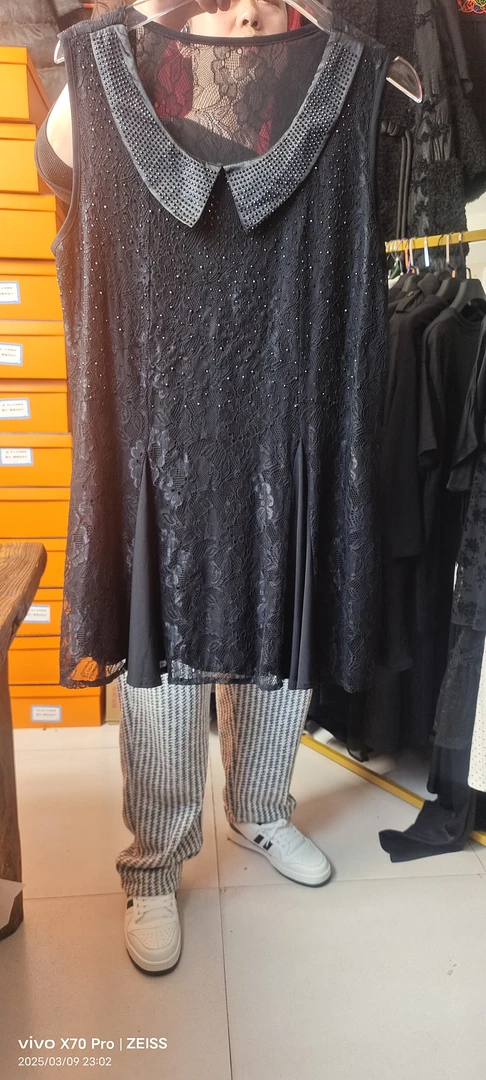 法式气质蕾丝连衣裙优雅设计轻奢风格百搭背心裙