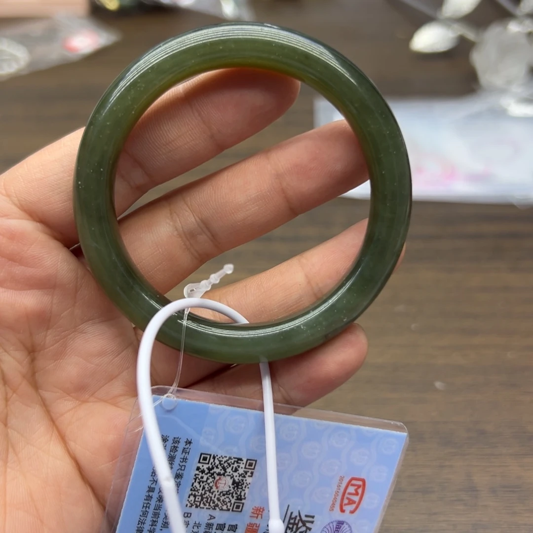 未镶嵌手镯和田玉54圈围642瑕