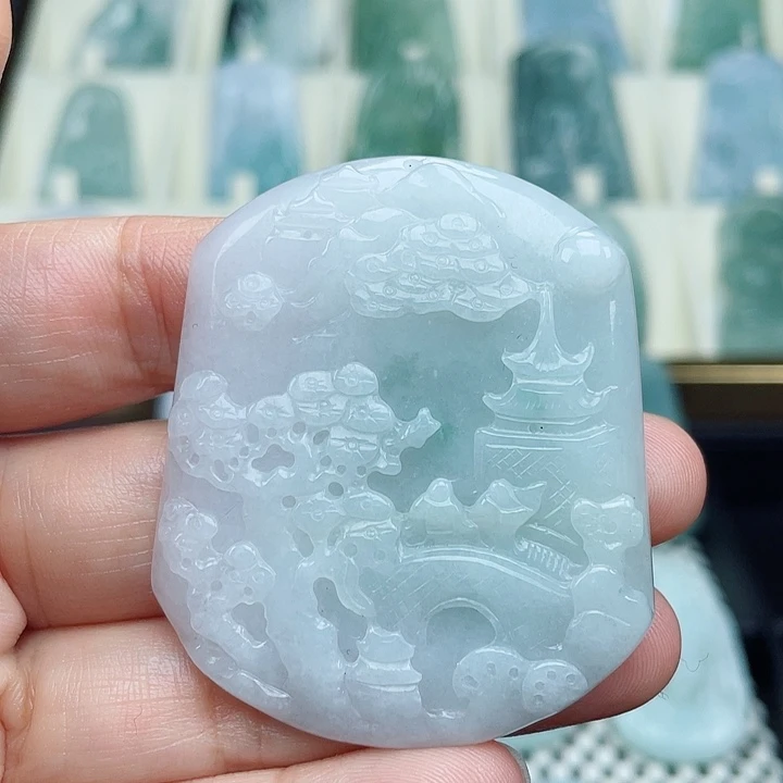 翡翠颈饰未镶嵌山水牌