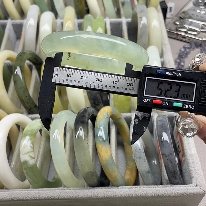 蛇纹石玉未镶嵌手镯139