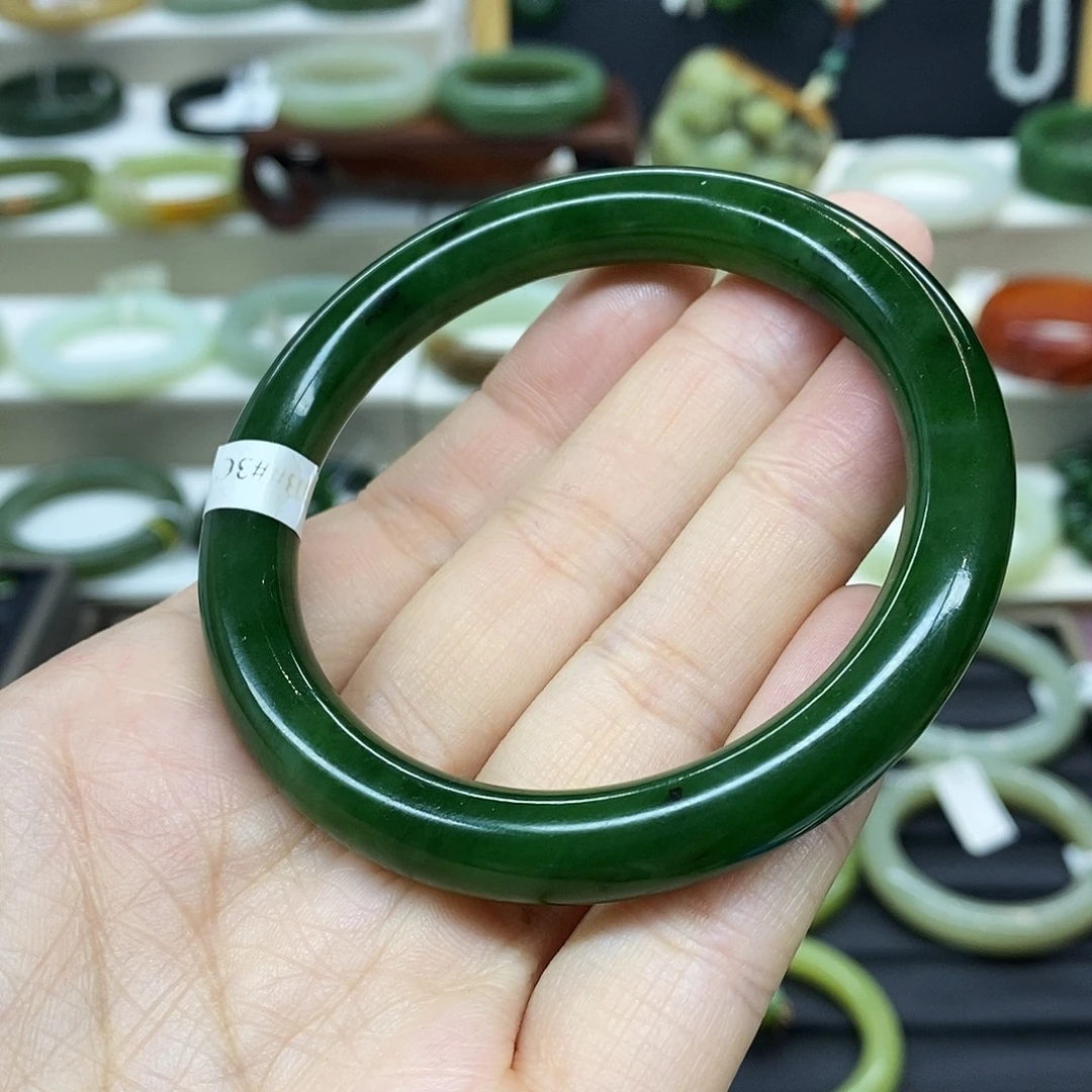 和田玉（碧玉）未镶嵌手镯