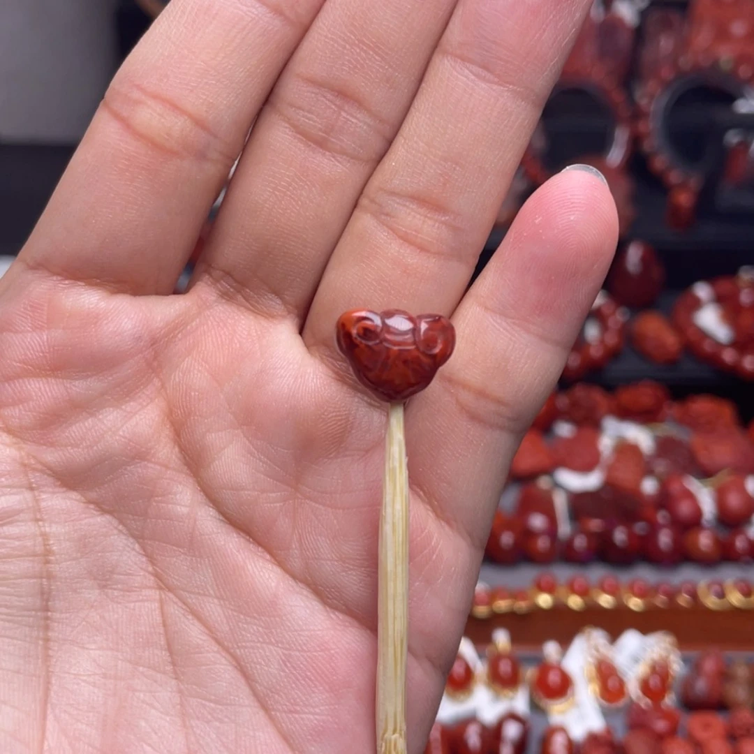 【闪购商品】未镶嵌火焰纹如意南红玛瑙
