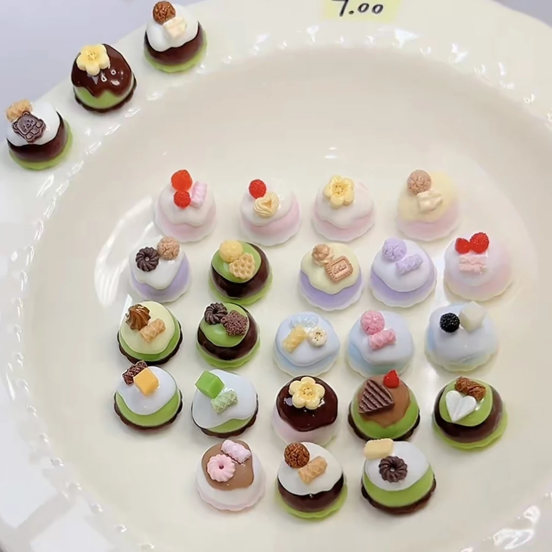 仿真淋酱小蛋糕1个（颜色款式随机发，拍下默认微瑕）