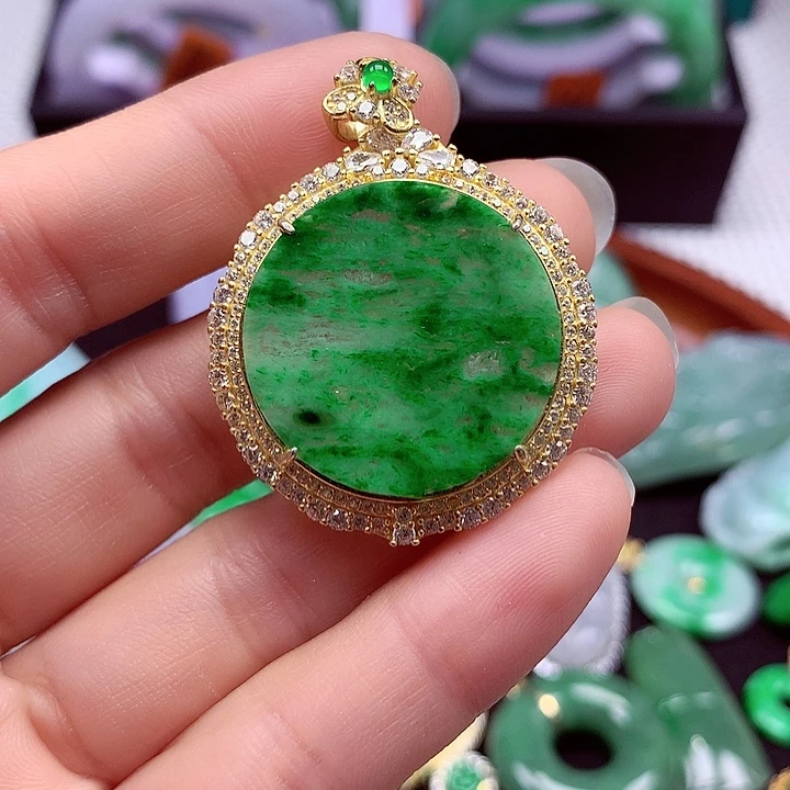 翡翠银S925镶嵌颈饰翡翠