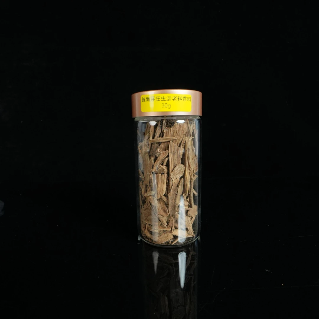 B1483 越南芽庄虫漏老料沉香香料 /  30g