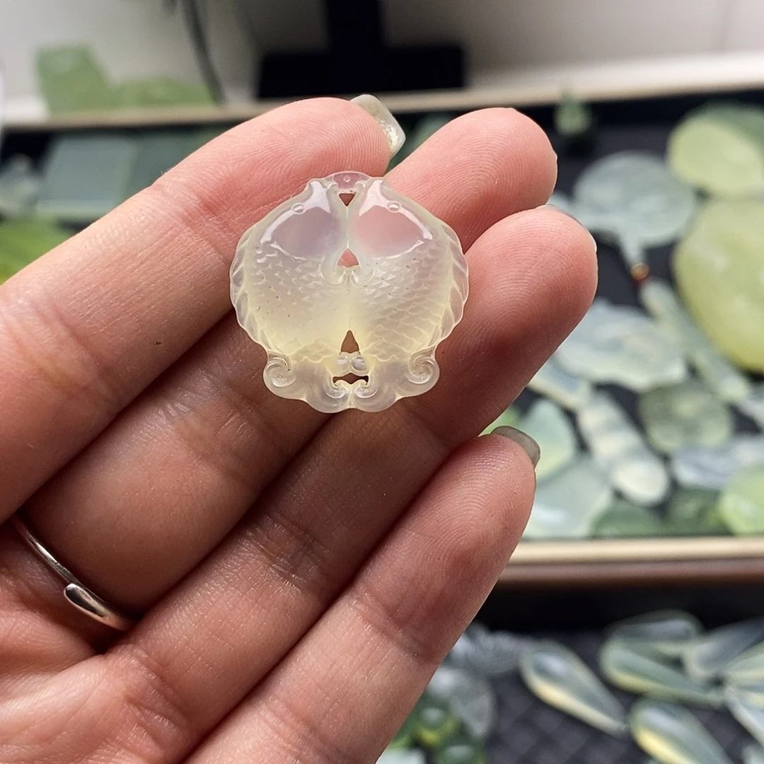 未镶嵌蛇纹石玉颈饰