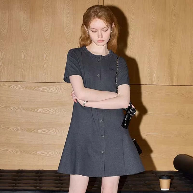 圆领短袖减龄连衣裙女2025年夏新款气质A字初恋裙子D3086
