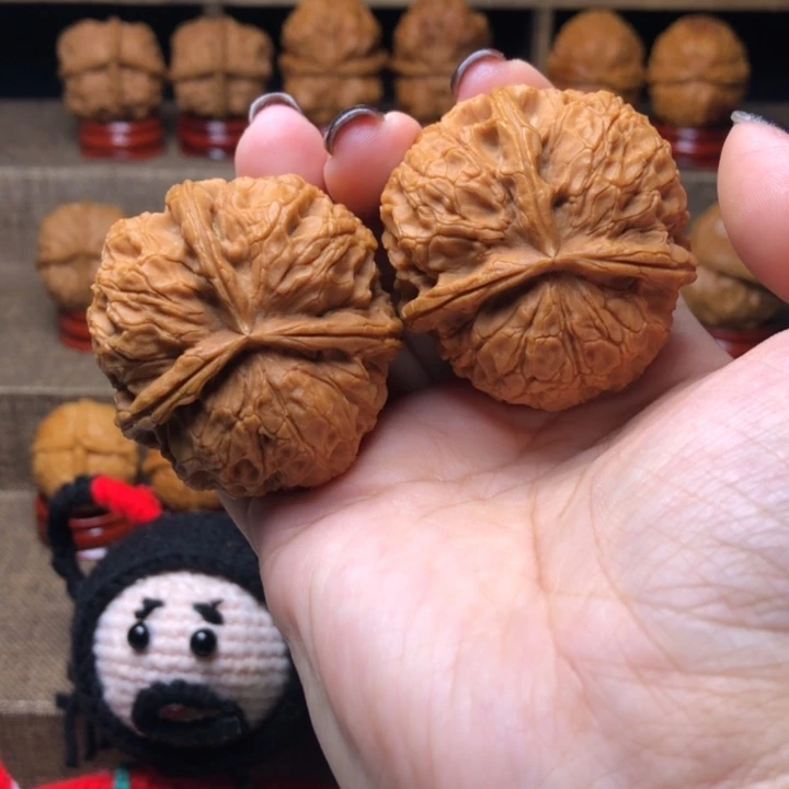 把件文玩核桃30号浪蝶纹三棱42尺