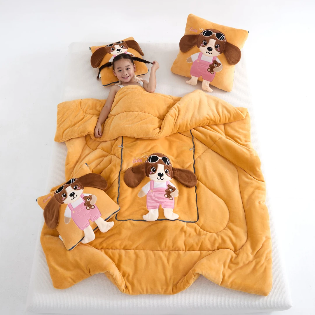 可爱加厚冬季抱枕被子两用牛奶绒多功能折叠汽车载沙发午休被靠枕