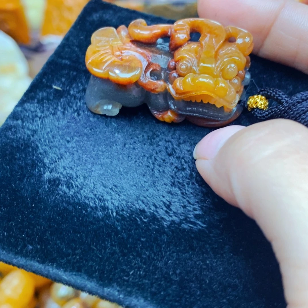未镶嵌石英质玉（黄龙玉）吊坠(不含链)