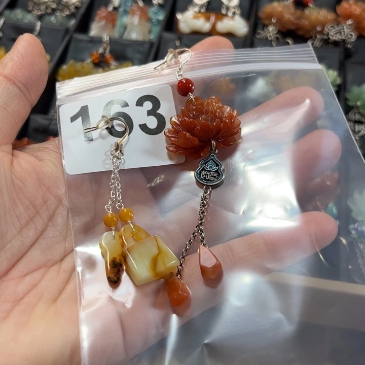 蛇纹石玉耳饰未镶嵌?****)