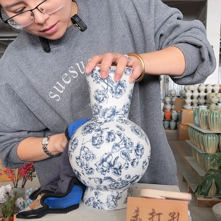 景德镇陶瓷花瓶工厂