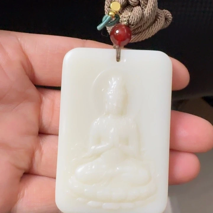 和田玉未镶嵌颈饰米哒观音60