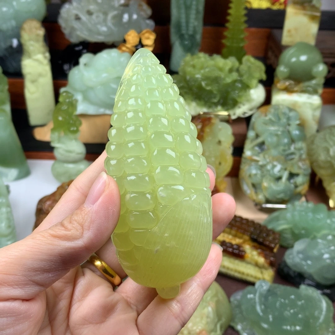 岫玉未镶嵌手把件