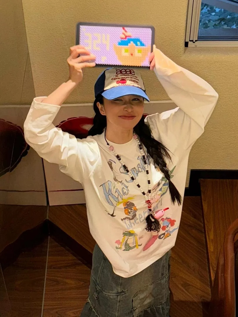 美式复古ins童趣卡通蛇年涂鸦宽松潮流长袖T恤女春季百搭打底衫潮