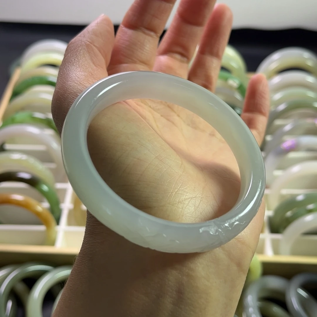 小***七和田玉手镯未镶嵌58圈