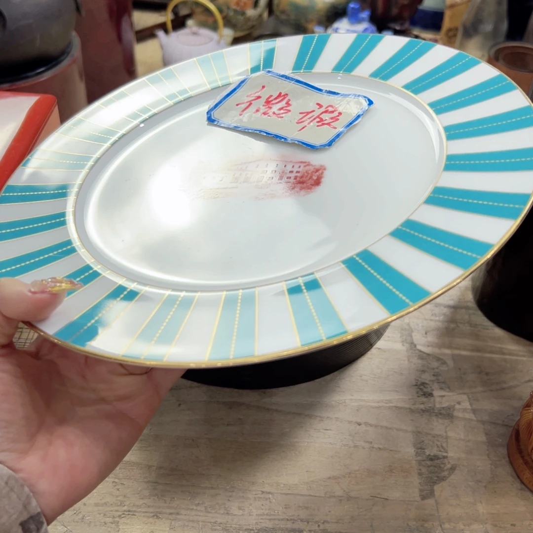 瓷片陶瓷和金属表面上