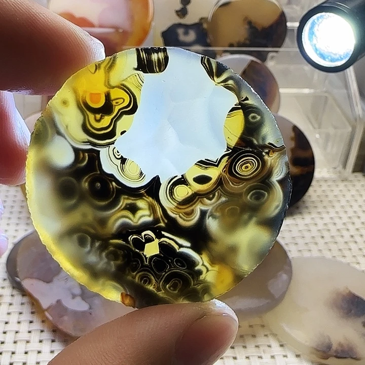 玛瑙/玉髓未镶嵌珠宝奇石