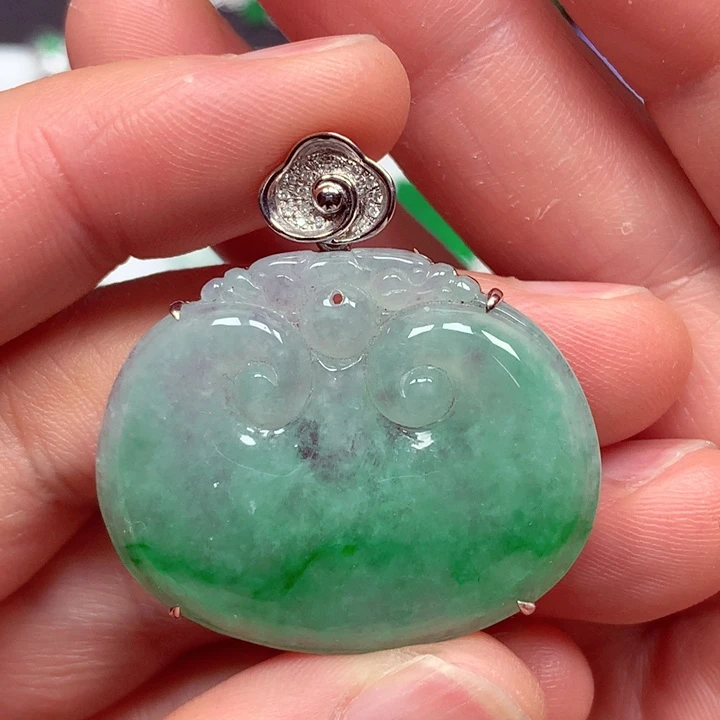 翡翠18K金镶嵌颈饰