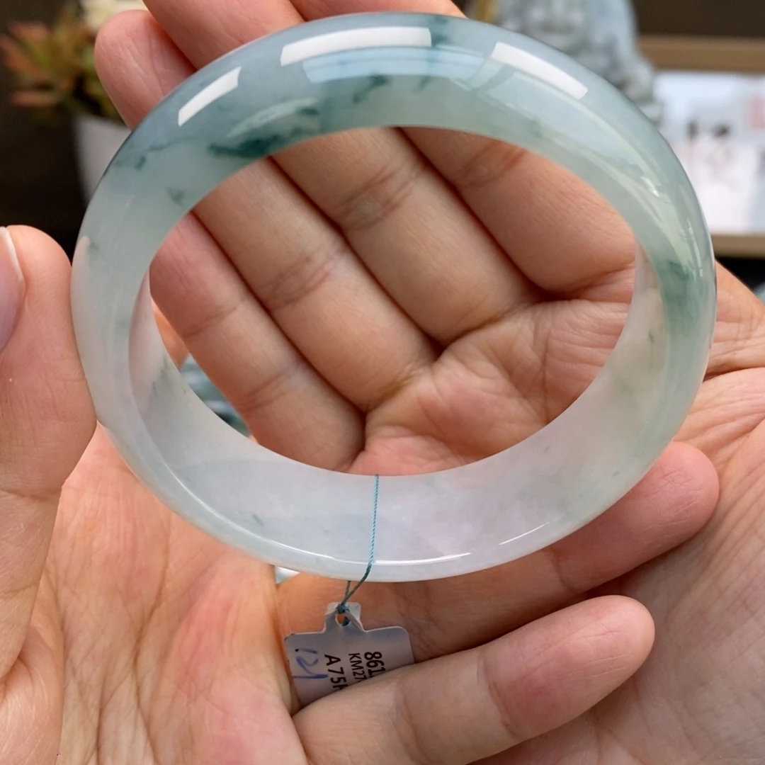 翡翠手镯未镶嵌天然