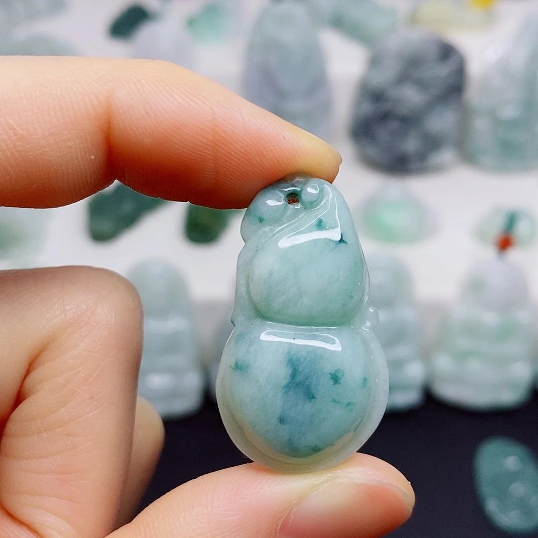 翡翠未镶嵌颈饰吊坠