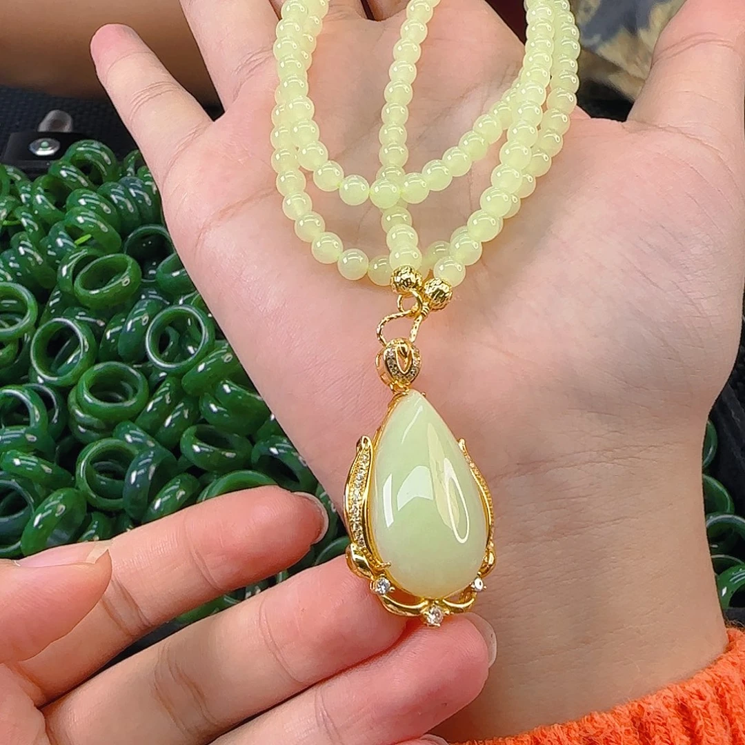 颈饰银S925镶嵌和田玉黄口水滴套装