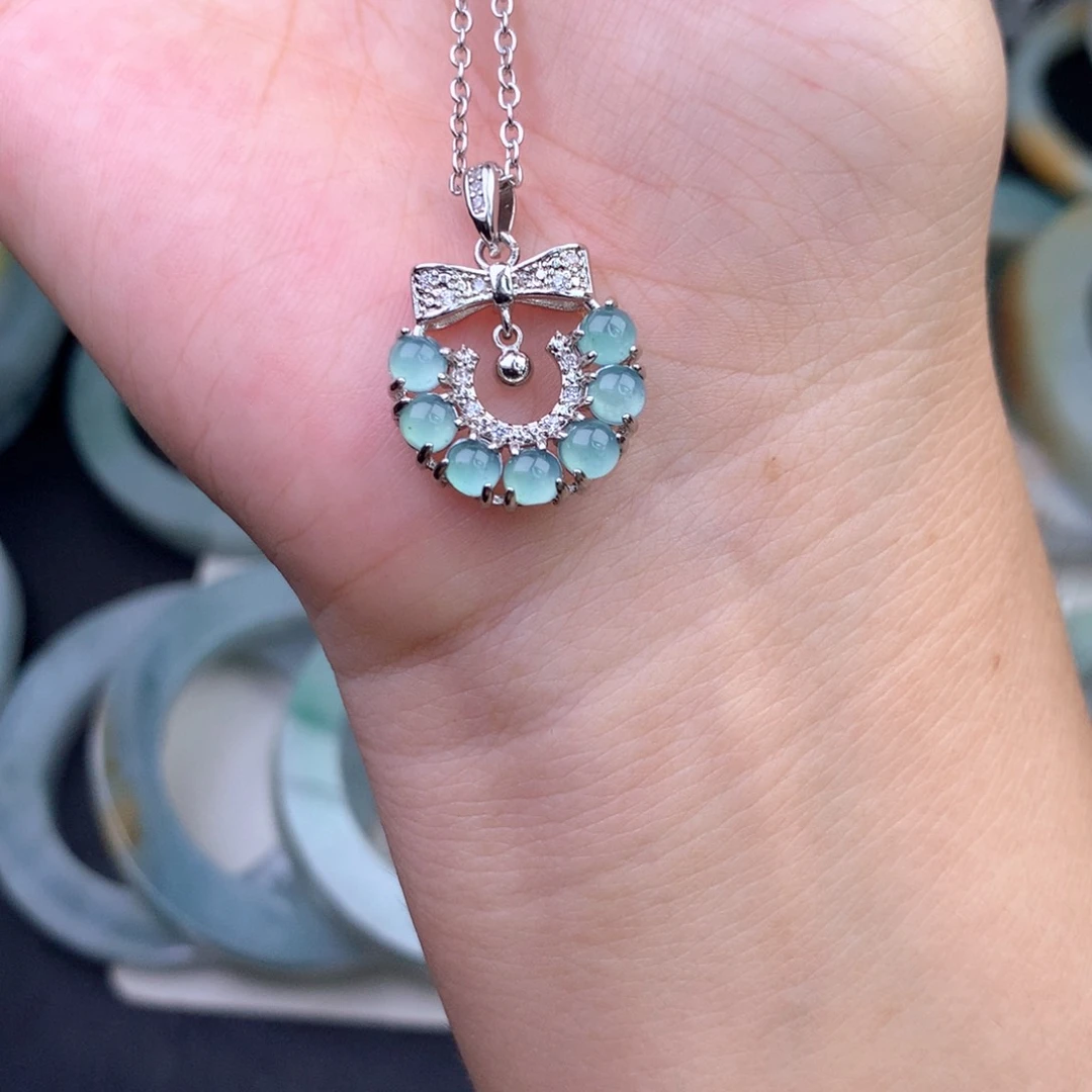 翡翠未镶嵌颈饰吊坠