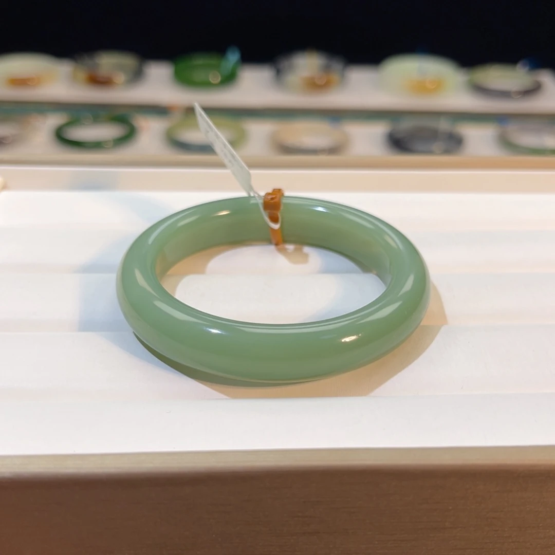 和田玉未镶嵌手镯碧玉粉青大漏