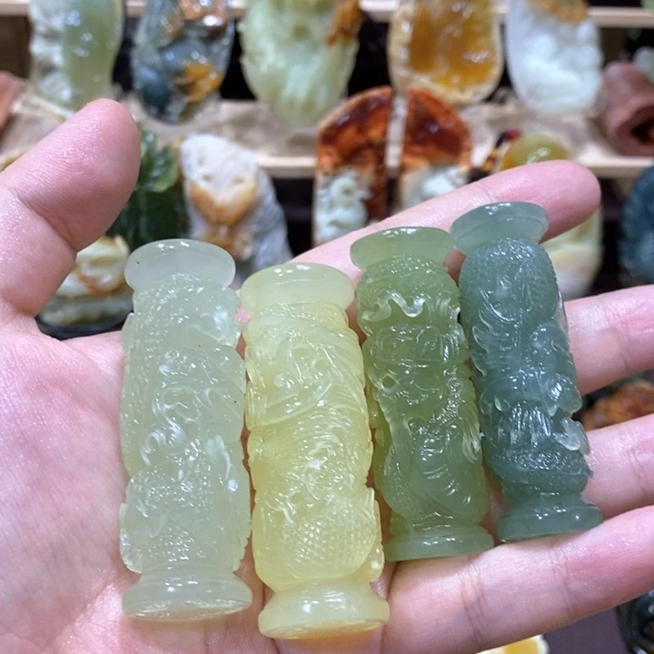 赵***g未镶嵌蛇纹石玉颈饰