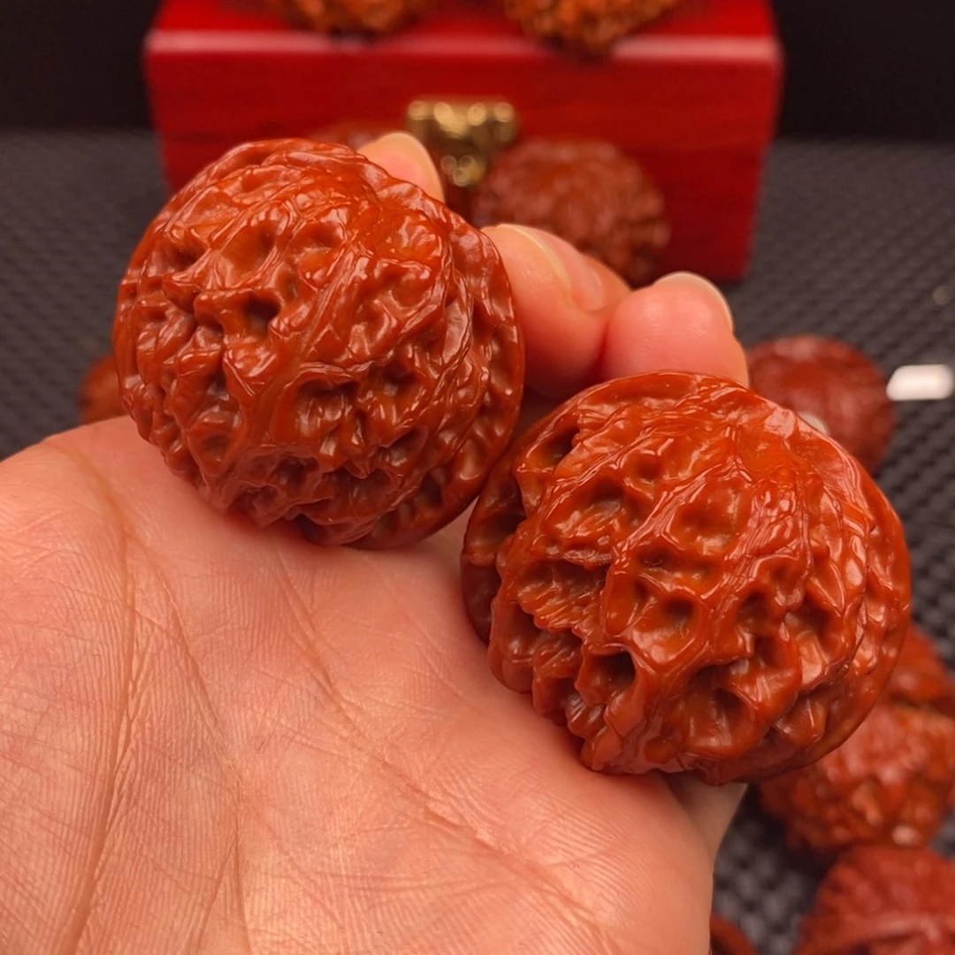 文玩核桃吊坠苹果园