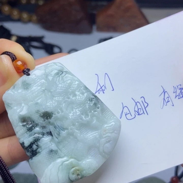 翡翠颈饰未镶嵌碧**霞翡翠