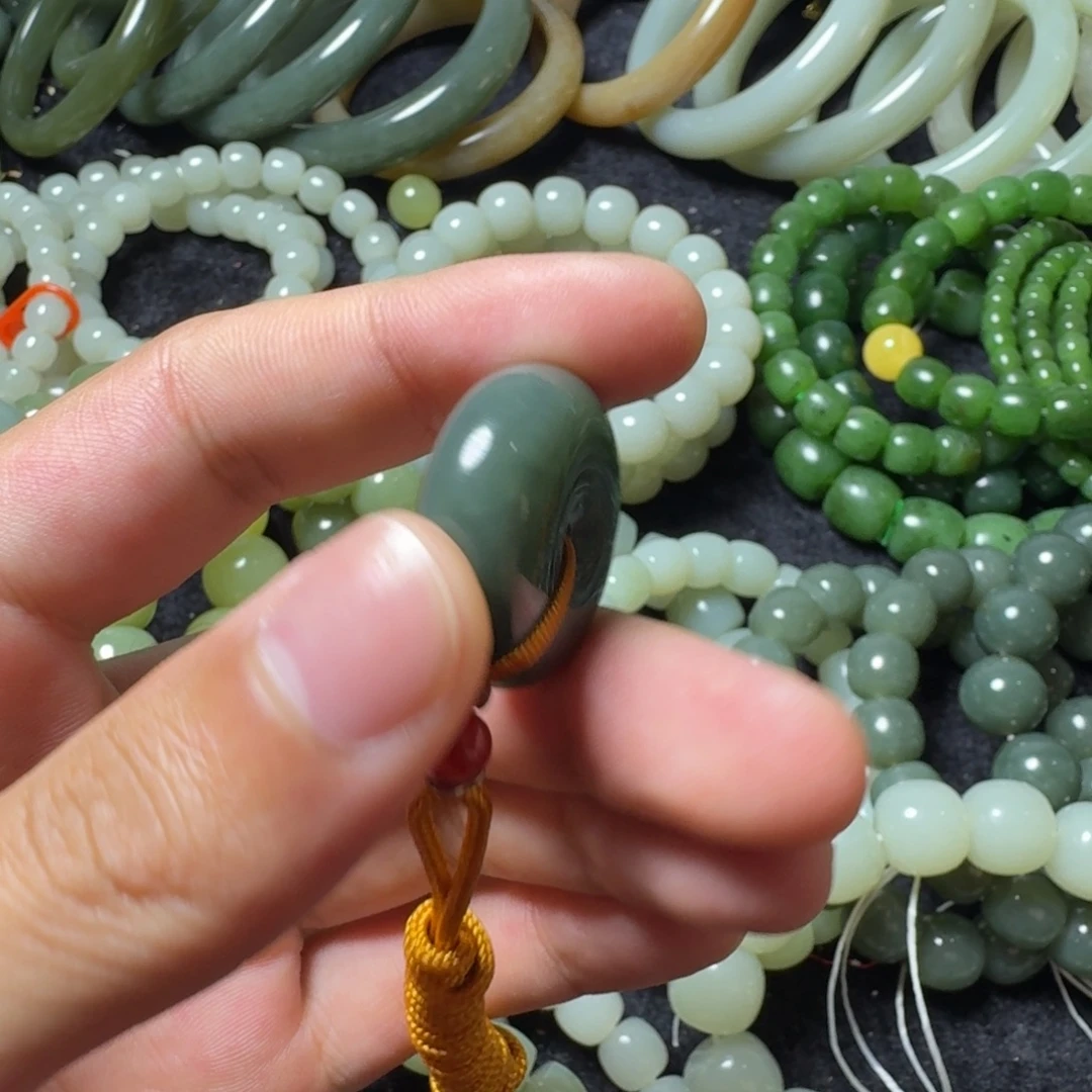 和田玉未镶嵌手串