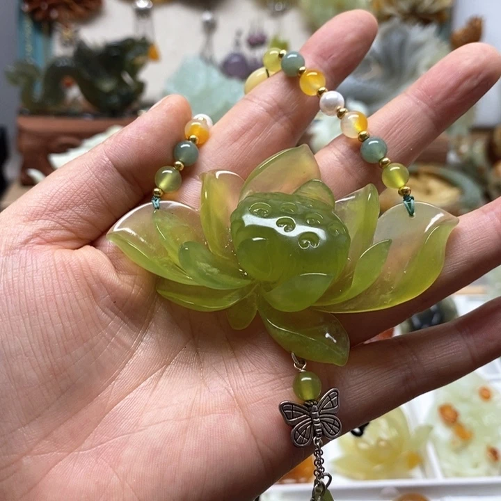 未镶嵌蛇纹石玉颈饰