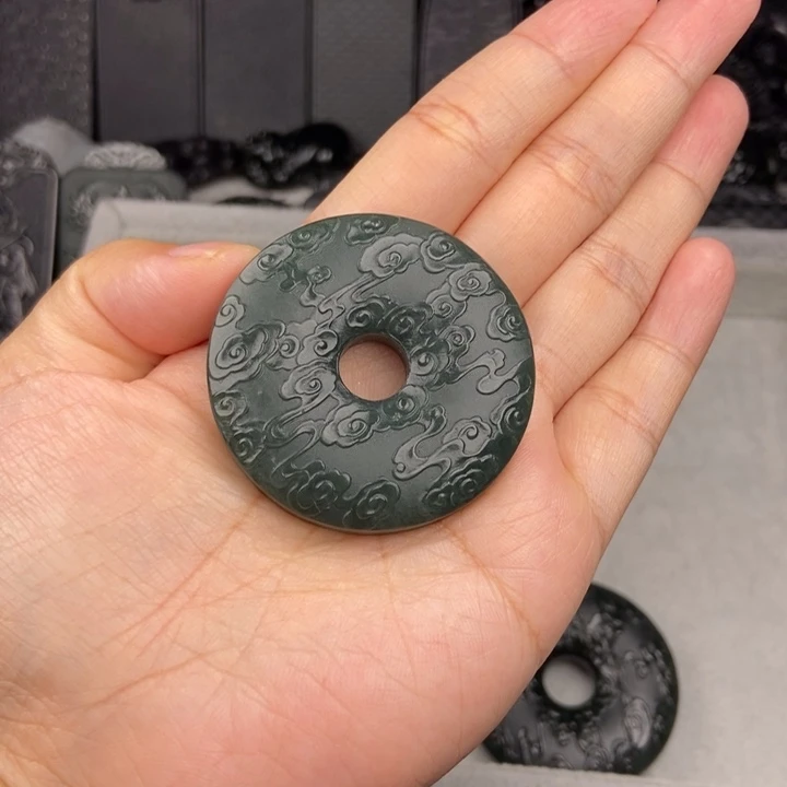 颈饰未镶嵌和田玉木**者